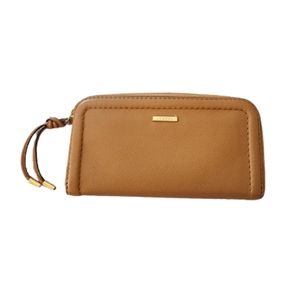 Vince Camuto zip tan leather spacious wallet 12 card slot like new